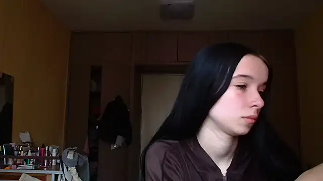 Snapshot of Emilia_Light chatting on 03-30-26, 07:20 Emilia Light online show from 03-30-26, 07:20