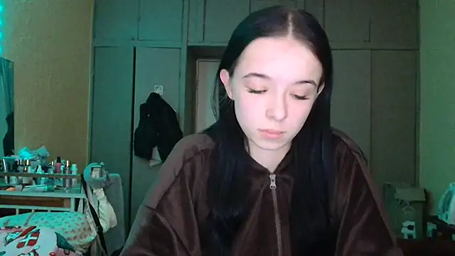 Snapshot of Emilia_Light chatting on 03-31-26, 07:42 Emilia Light online show from 03-31-26, 07:42