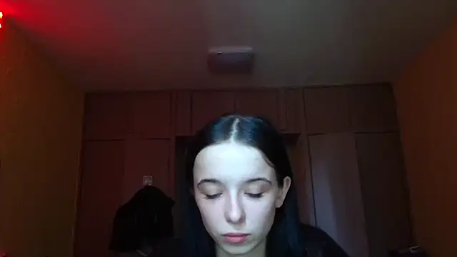 Snapshot of Emilia_Light chatting on 04-14-26, 08:20 Emilia Light online show from 04-14-26, 08:20