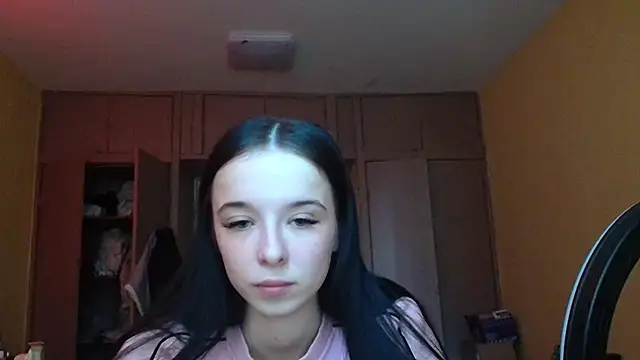 Snapshot of Emilia_Light chatting on 04-23-26, 02:30 Emilia Light online show from 04-23-26, 02:30