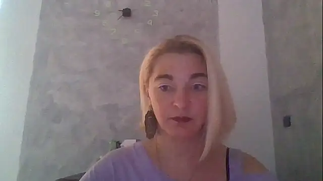 Snapshot of GoldenAngelMilf chatting on 09-30-25, 07:35 GoldenAngelMilf online show from 09-30-25, 07:35