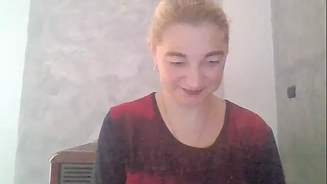 Snapshot of GoldenAngelMilf chatting on 10-06-25, 08:45 GoldenAngelMilf online show from 10-06-25, 08:45