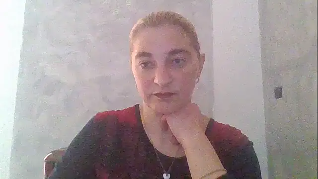 Snapshot of GoldenAngelMilf chatting on 10-09-25, 12:14 GoldenAngelMilf online show from 10-09-25, 12:14