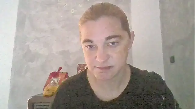 Snapshot of GoldenAngelMilf chatting on 12-15-25, 07:45 GoldenAngelMilf online show from 12-15-25, 07:45