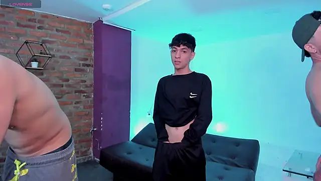 Spaceboys18 online show from 04-14-26, 08:48