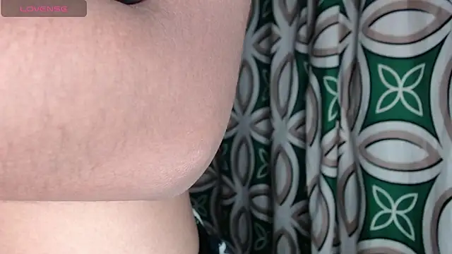 Snapshot of Lilitth_rose chatting on 11-18-25, 02:50 Lilitth rose online show from 11-18-25, 02:50