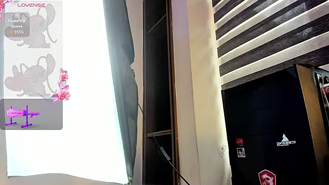 Caroline Millerr online show from 11-24-25, 08:08