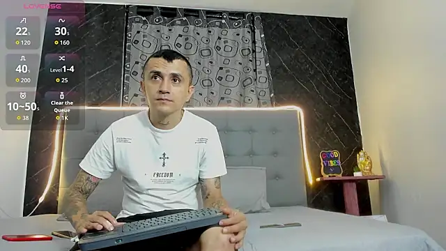 CharlotteAndSimon online show from 03-13-26, 01:01