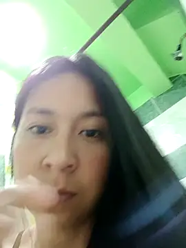 Snapshot of KateValencia chatting on 10-15-25, 03:28 KateValencia online show from 10-15-25, 03:28