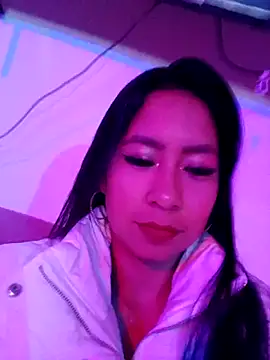 Snapshot of KateValencia chatting on 11-16-25, 02:39 KateValencia online show from 11-16-25, 02:39