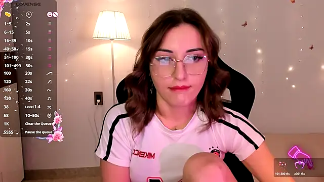 AmyVilvet  online show from 11-17-25, 06:14