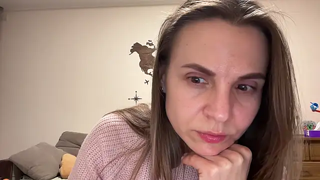 Snapshot of AnnieLove7722 chatting on 12-15-25, 02:32 AnnieLove7722 online show from 12-15-25, 02:32