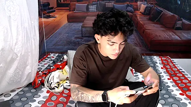 Snapshot of RomeoMillerr chatting on 06-21-26, 04:59 RomeoMillerr online show from 06-21-26, 04:59
