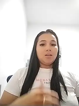 Snapshot of Koral_anyelith chatting on 10-18-25, 04:48 Koral anyelith online show from 10-18-25, 04:48