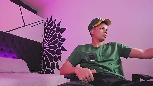 Snapshot of JuanSixx chatting on 10-04-25, 04:21 JuanSixx online show from 10-04-25, 04:21