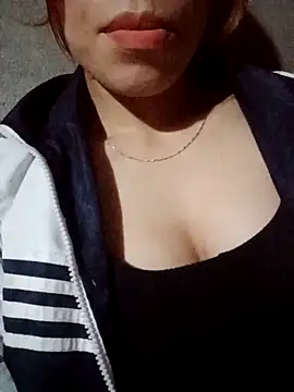 nhinhi-sexy online show from 10-08-25, 09:45