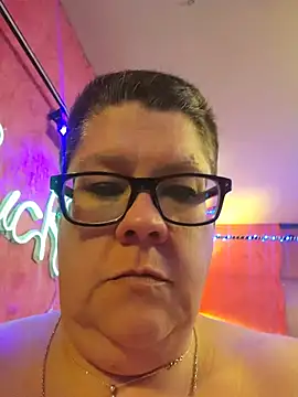 Snapshot of violentviolet68 chatting on 05-26-26, 11:01 violentviolet68 online show from 05-26-26, 11:01