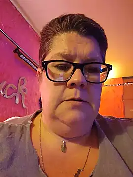 Snapshot of violentviolet68 chatting on 06-21-26, 03:31 violentviolet68 online show from 06-21-26, 03:31