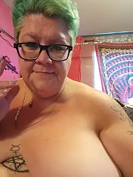 Snapshot of violentviolet68 chatting on 07-15-26, 07:41 violentviolet68 online show from 07-15-26, 07:41