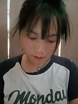 Snapshot of min-xinh chatting on 06-11-26, 03:37 min-xinh online show from 06-11-26, 03:37