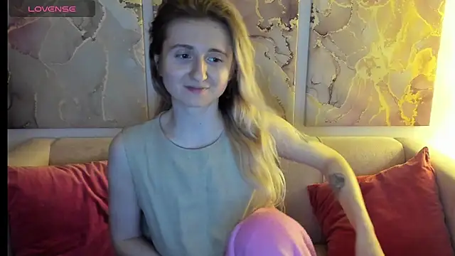 Snapshot of CamillaDreamer chatting on 04-20-26, 06:16 CamillaDreamer online show from 04-20-26, 06:16