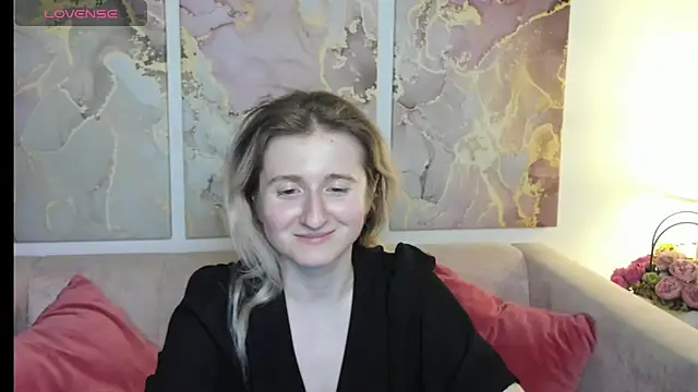 Snapshot of CamillaDreamer chatting on 04-23-26, 05:15 CamillaDreamer online show from 04-23-26, 05:15