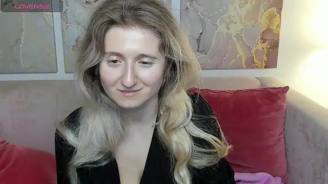 Snapshot of CamillaDreamer chatting on 05-04-26, 12:50 CamillaDreamer online show from 05-04-26, 12:50