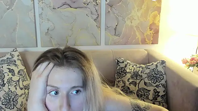 Snapshot of CamillaDreamer chatting on 05-14-26, 10:16 CamillaDreamer online show from 05-14-26, 10:16