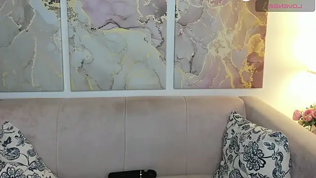 Snapshot of CamillaDreamer chatting on 05-15-26, 11:34 CamillaDreamer online show from 05-15-26, 11:34