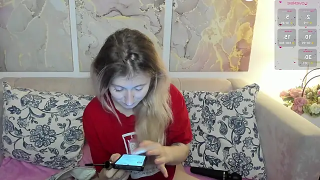 Snapshot of CamillaDreamer chatting on 05-20-26, 10:54 CamillaDreamer online show from 05-20-26, 10:54
