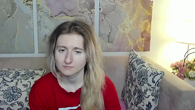 Snapshot of CamillaDreamer chatting on 05-21-26, 12:12 CamillaDreamer online show from 05-21-26, 12:12