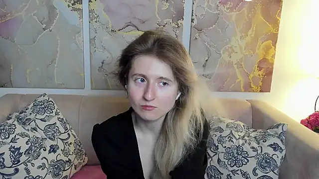 Snapshot of CamillaDreamer chatting on 05-29-26, 11:41 CamillaDreamer online show from 05-29-26, 11:41