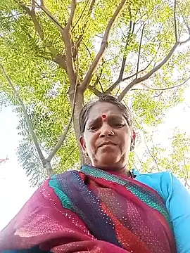 Snapshot of Rs_sonam chatting on 06-10-26, 12:37 Rs sonam online show from 06-10-26, 12:37