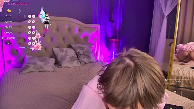 Lilly Stark online show from 10-04-25, 06:44