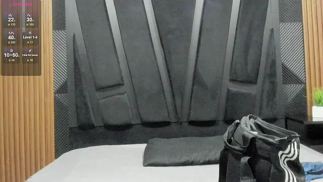 Snapshot of Valka_Ross chatting on 10-31-25, 11:28 Valka Ross online show from 10-31-25, 11:28