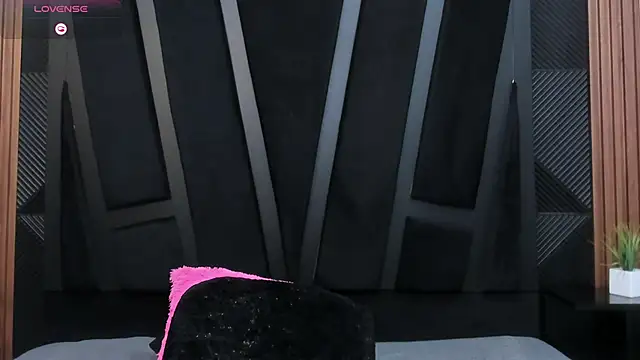 Snapshot of Valka_Ross chatting on 11-07-25, 11:16 Valka Ross online show from 11-07-25, 11:16