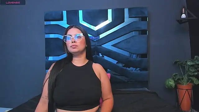 Snapshot of Valka_Ross chatting on 11-11-25, 11:27 Valka Ross online show from 11-11-25, 11:27