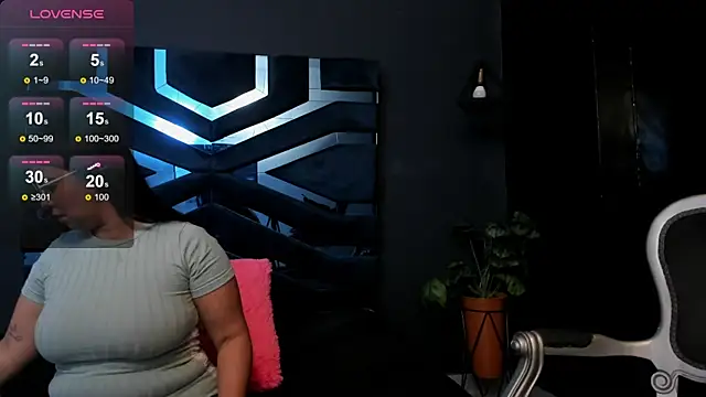 Snapshot of Valka_Ross chatting on 11-12-25, 11:14 Valka Ross online show from 11-12-25, 11:14