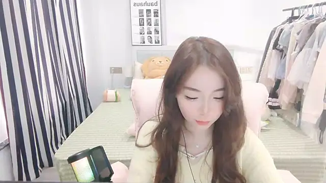 Snapshot of Gardenia-222 chatting on 10-12-25, 06:23 Gardenia-222 online show from 10-12-25, 06:23