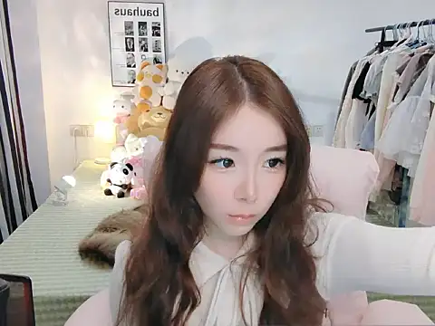 Snapshot of Gardenia-222 chatting on 10-15-25, 08:58 Gardenia-222 online show from 10-15-25, 08:58