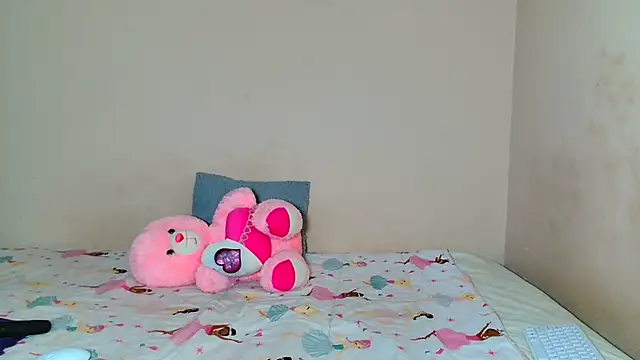 Snapshot of SlimSexxy21 chatting on 11-17-25, 09:15 SlimSexxy21 online show from 11-17-25, 09:15