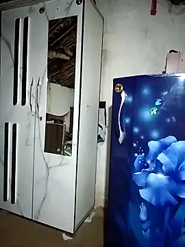 Snapshot of Lona2525 chatting on 11-02-25, 06:43 Lona2525 online show from 11-02-25, 06:43