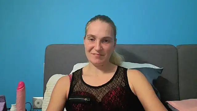 Snapshot of linterditehot chatting on 10-21-25, 08:26 linterditehot online show from 10-21-25, 08:26
