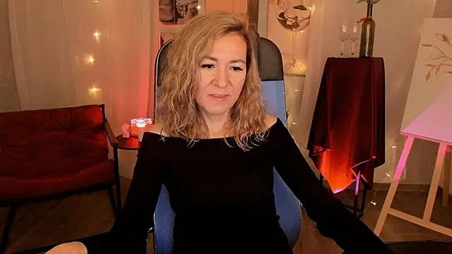 DonnaSmitth online show from 12-22-25, 06:16