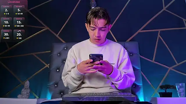 Lian Miller1  online show from 01-07-26, 12:18