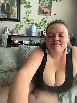 Snapshot of xXJJIvyXx chatting on 10-11-25, 04:16 xXJJIvyXx online show from 10-11-25, 04:16