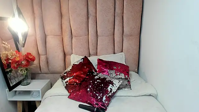 Snapshot of Issa_Milf__ chatting on 07-08-26, 01:15 Issa Milf online show from 07-08-26, 01:15