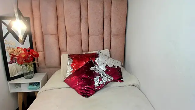 Snapshot of Issa_Milf__ chatting on 07-16-26, 04:02 Issa Milf online show from 07-16-26, 04:02