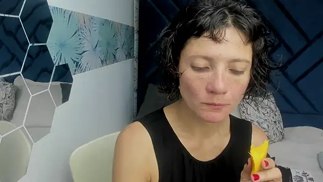 Valery More   online show from 10-04-25, 12:03