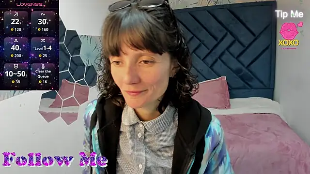 Valery More   online show from 07-21-26, 12:29